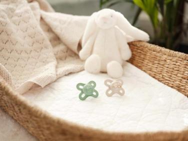 MAM launches the first carbon neutral soother made of bio-renewable material