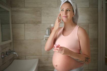 Your guide to a pregnancy-safe skin care routine