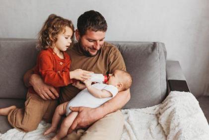 7 creative ways to tell your firstborn child that they are getting a sibling