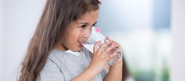 Tips and tricks for water intake the whole family will love