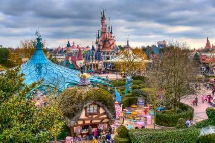 Top 5 tips on how to have a successful theme park holiday with your little ones