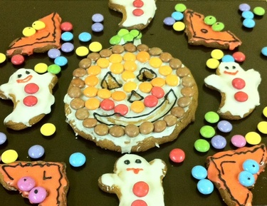 Smarties Halloween gingerbread cookies
