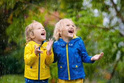 The 6 benefits of playing & exploring in the rain - get the rainboots on & head out for some play!