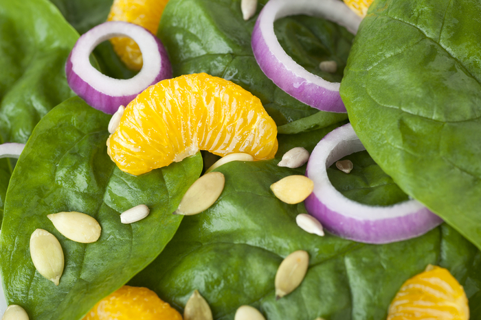 Orange spinach salad with almond vinaigrette
