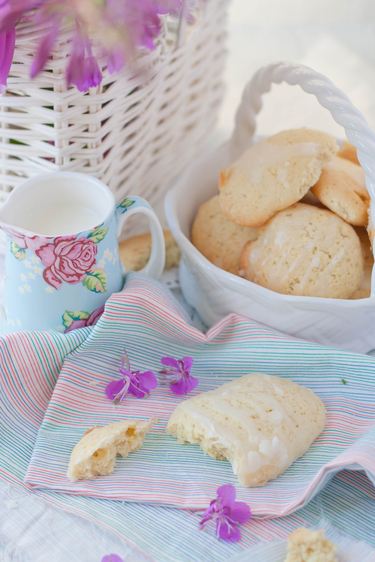 Easy lemon biscuits