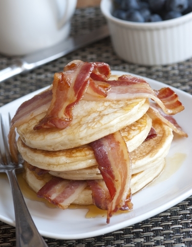 Pancakes with rashers and maple syrup