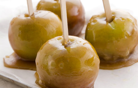 Halloween toffee apples