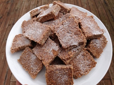 Gluten-free chocolate biscuit cake 