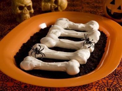 Halloween Meringue Bones