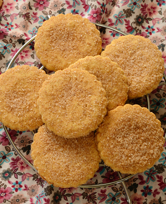 Spiced apple biscuits