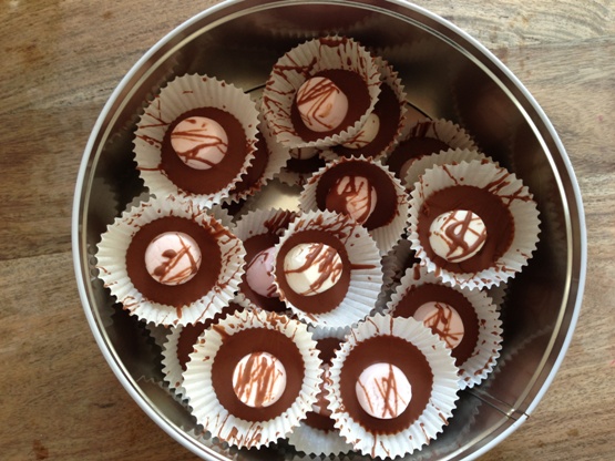 Marshmallow top hats