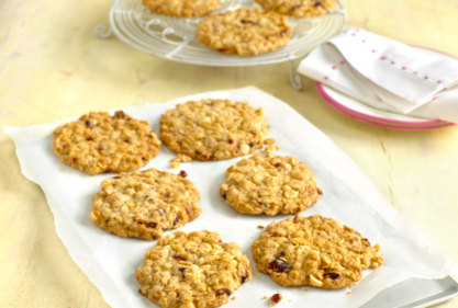 Cranberry and hazelnut chewy oat cookies 