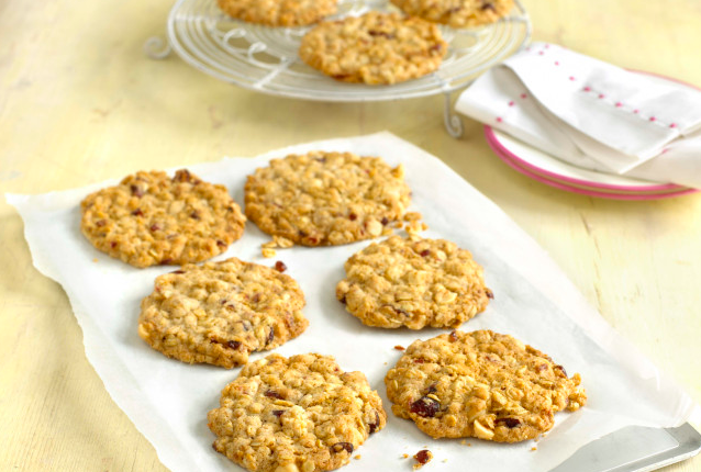 Cranberry and hazelnut chewy oat cookies 