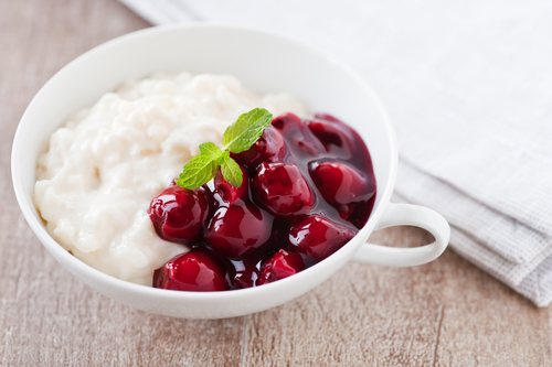 Rice pudding with cherry sauce