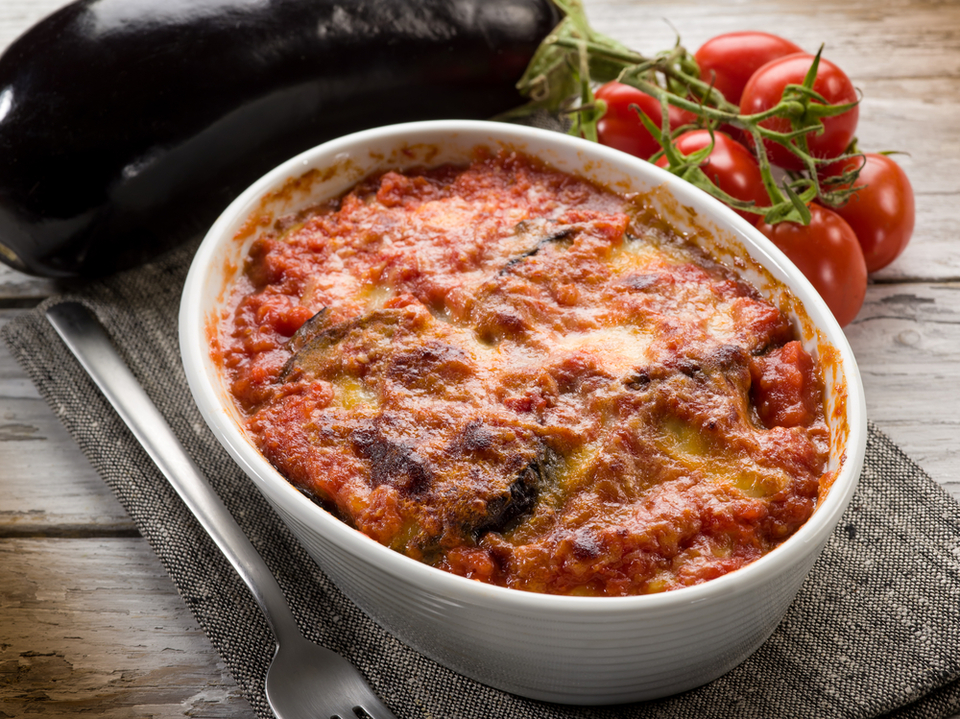 Aubergine Parmesan Med Tomater Bilde