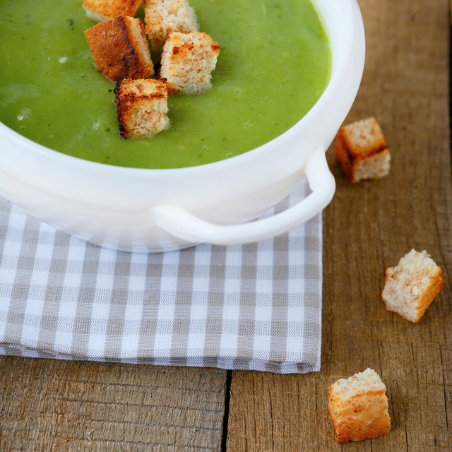 Watercress &amp; celeriac soup with goat's cheese croutons