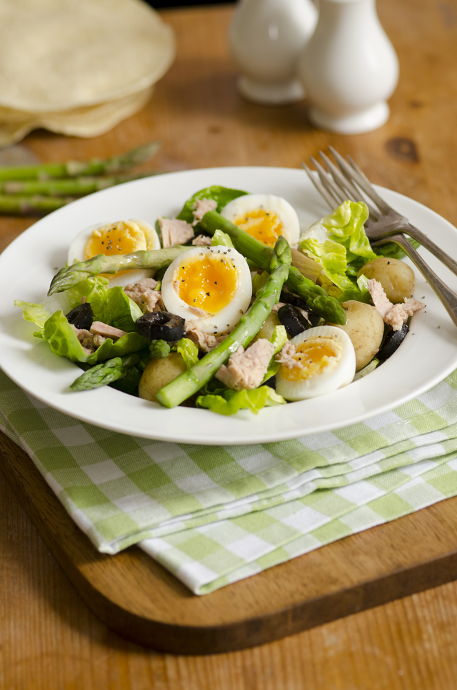 Tuna and asparagus salad MummyPages.uk