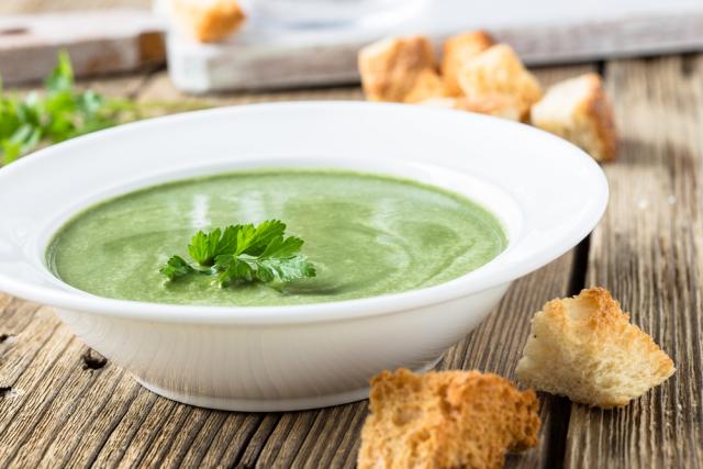 Creamy leafy spinach soup