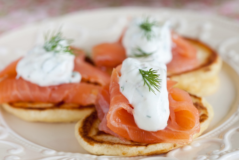 Smoked salmon with crème fraiche pikelet MummyPages.uk