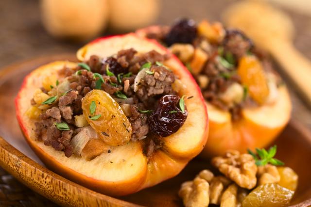 Mincemeat stuffed apples