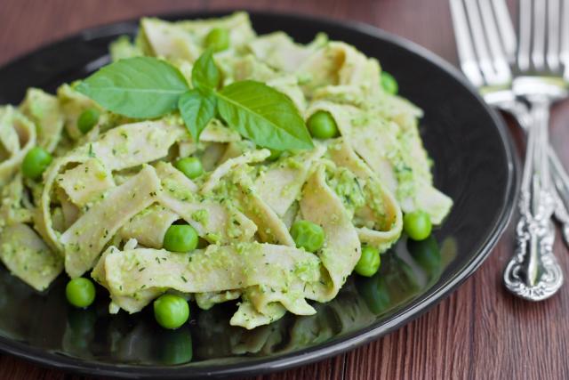 Pesto and pea pasta