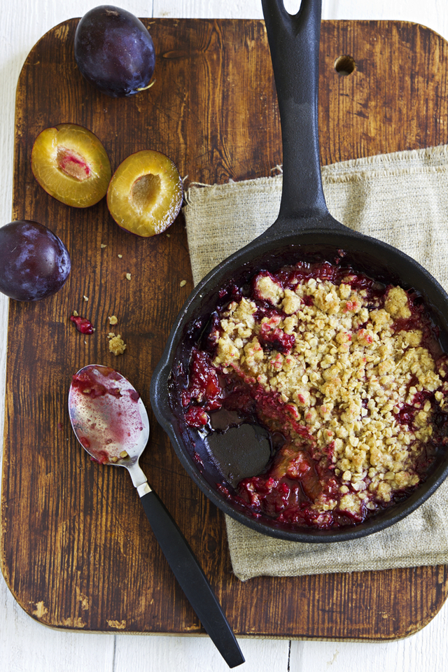 Plum crumble MummyPages.uk