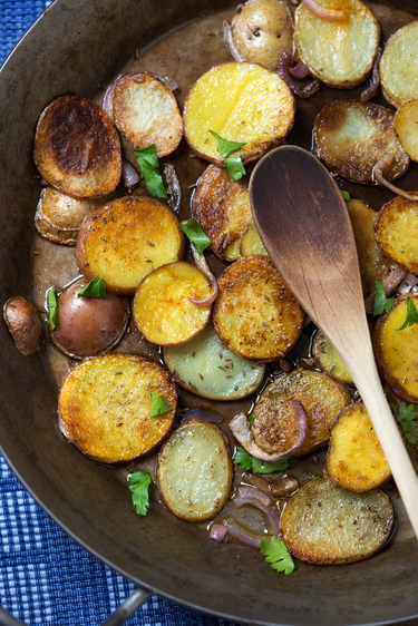 Herb and chilli pan fried potatoes 