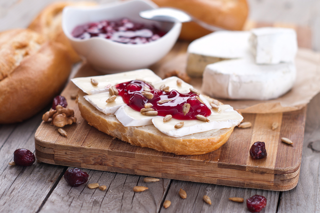 Baked Camembert and cranberries 