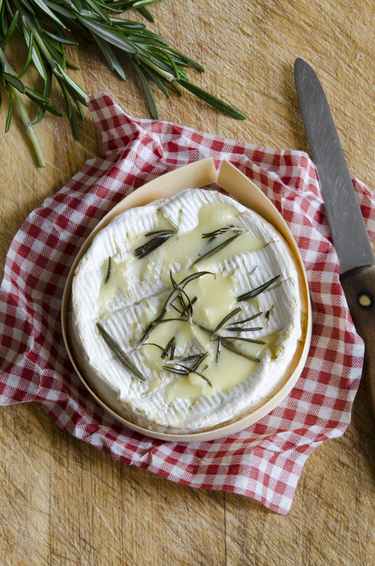 Seasonal spice infused baked camembert 