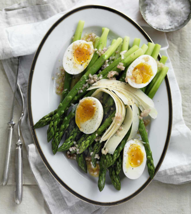 Salad of asparagus and soft-boiled egg vinaigrette