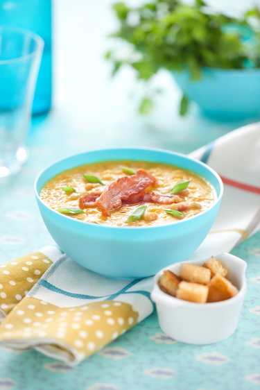  Pea and ham soup with crisped onions