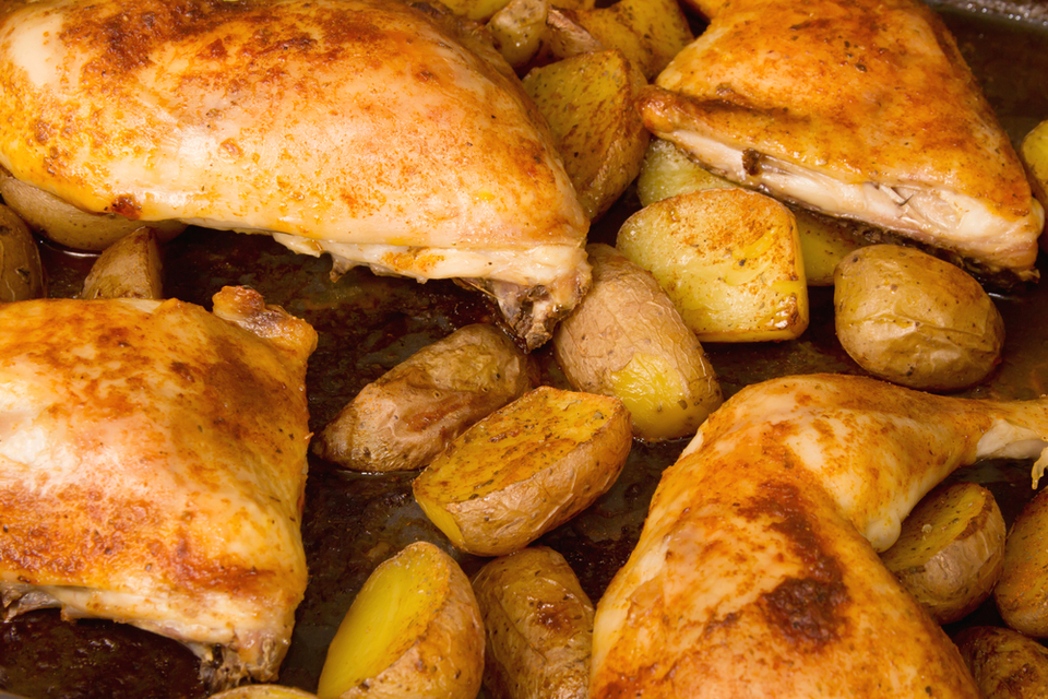 Mild spiced chicken with potato wedges MummyPages.uk