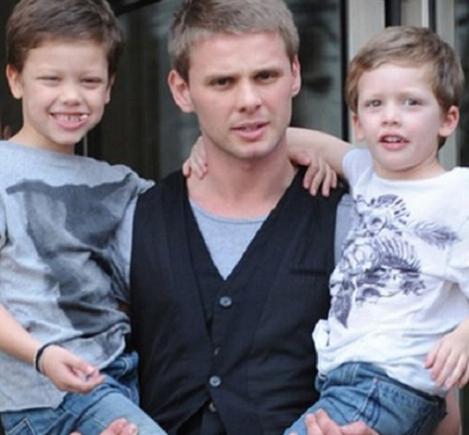 Jeff Brazier with sons Bobby and Freddy