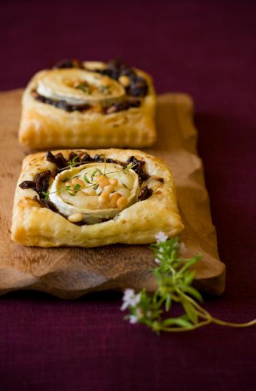 Goats cheese, red onion marmalade &amp; pine nut tarts