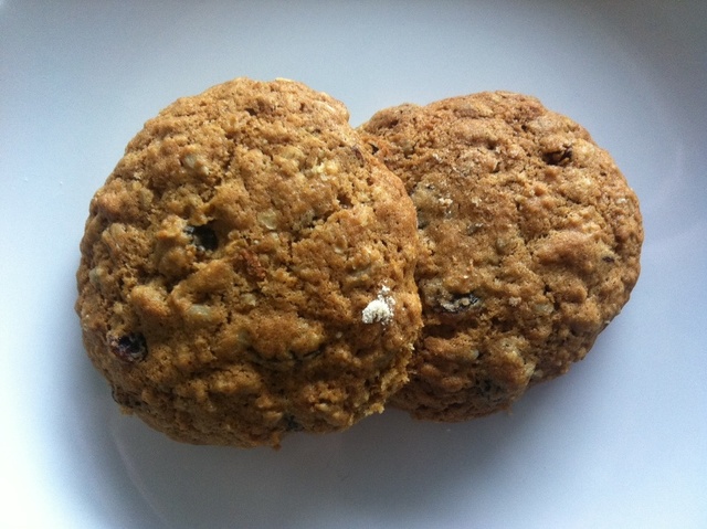 Oat and raisin cookies