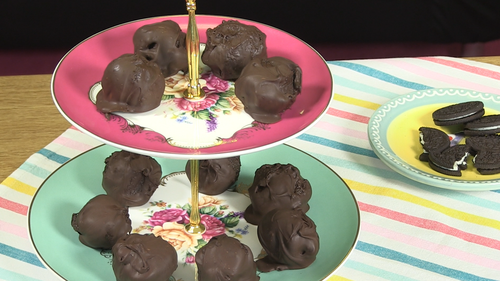 3 ingredient chocolate cookie truffle balls