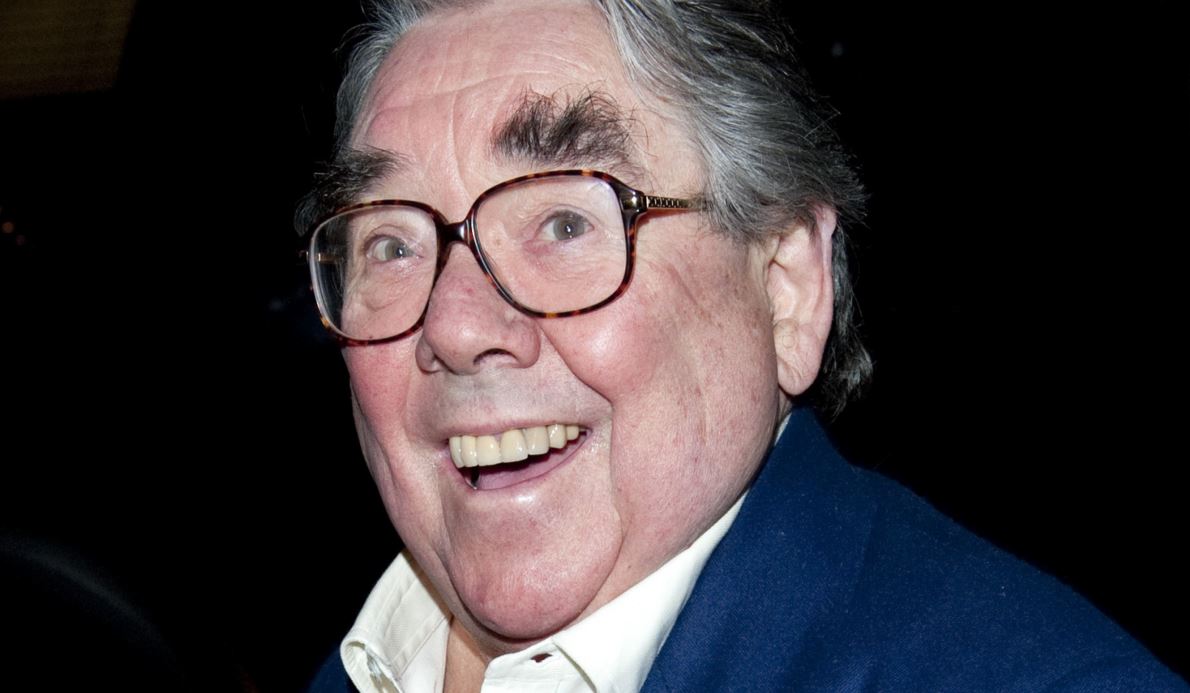 British comedian Ronnie Corbett has sadly passed away at the age of 85. 