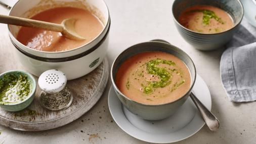 Ten-minute tomato soup