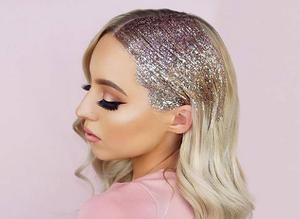 Get out the newspaper! How to do glitter hair like a proper
