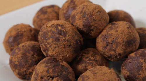 Chocolate peanut butter power balls