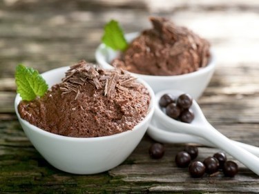 2-ingredient chocolate mousse