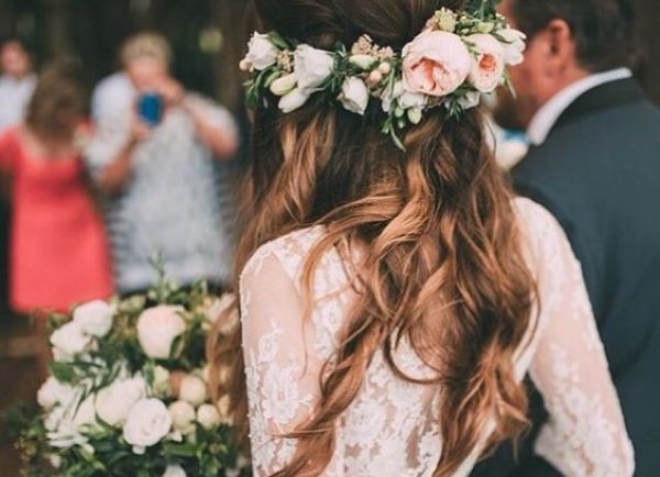 Bridal inspiration alert! Check out these 10 AMAZING floral crowns