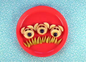 Make snack time the MOST fun with these cute plate ideas 