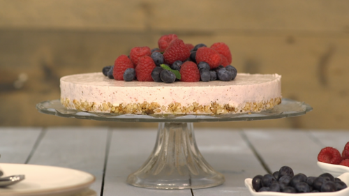 Light berry cheesecake