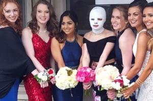 15-year-old injured in explosion has the prom brought to her