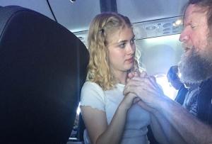 Teenagers act of kindness leaves fellow plane passengers stunned 