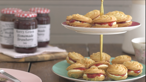 Lemon and strawberry Viennese whirls