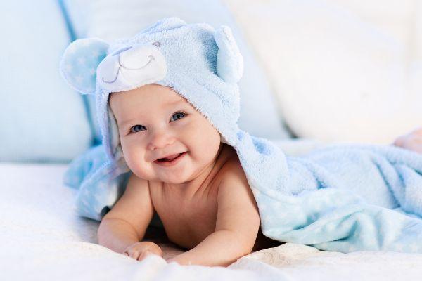 This is the age babies make their first real smile, study says