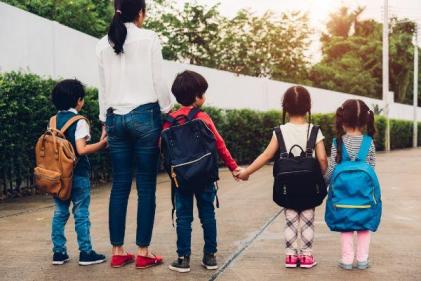 Pushing the friendship: This mums school run problem is so relatable 