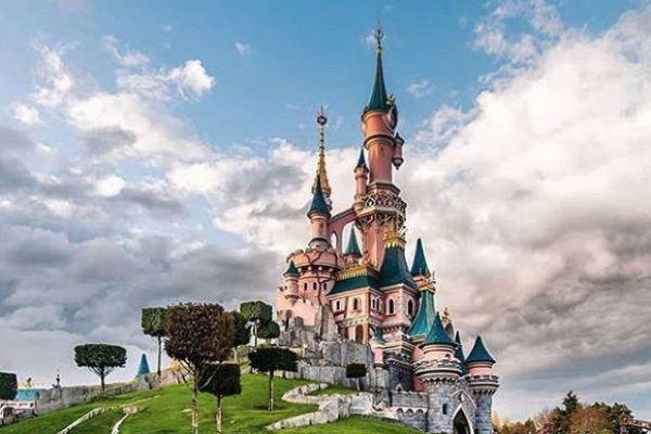 Disney land paris castle